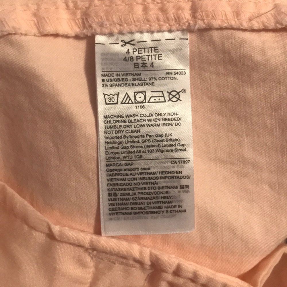 NWT GAP ‘silk powder’ 10” Bermuda Shorts - Picture 4 of 6
